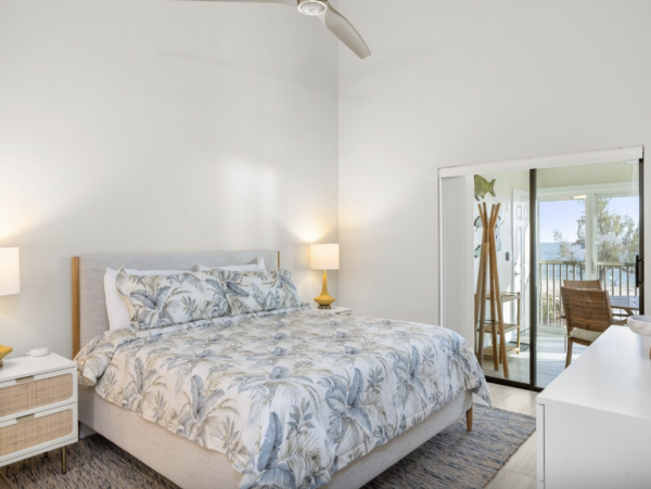 Intimate 4 unit beachfront complex